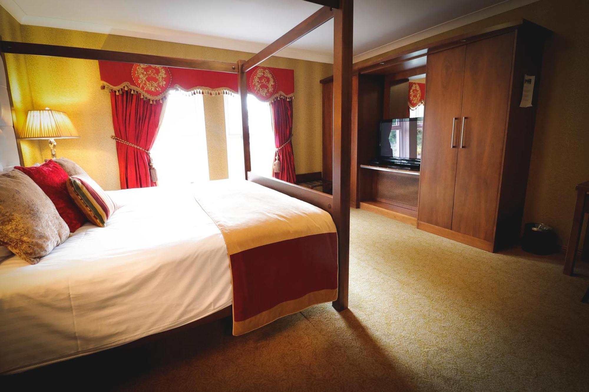 O'Neill Arms Hotel Toome Экстерьер фото