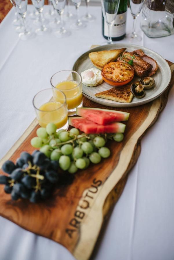 O'Neill Arms Hotel Toome Экстерьер фото
