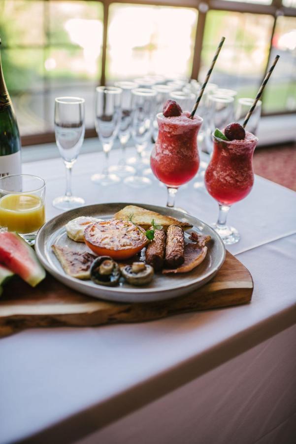 O'Neill Arms Hotel Toome Экстерьер фото